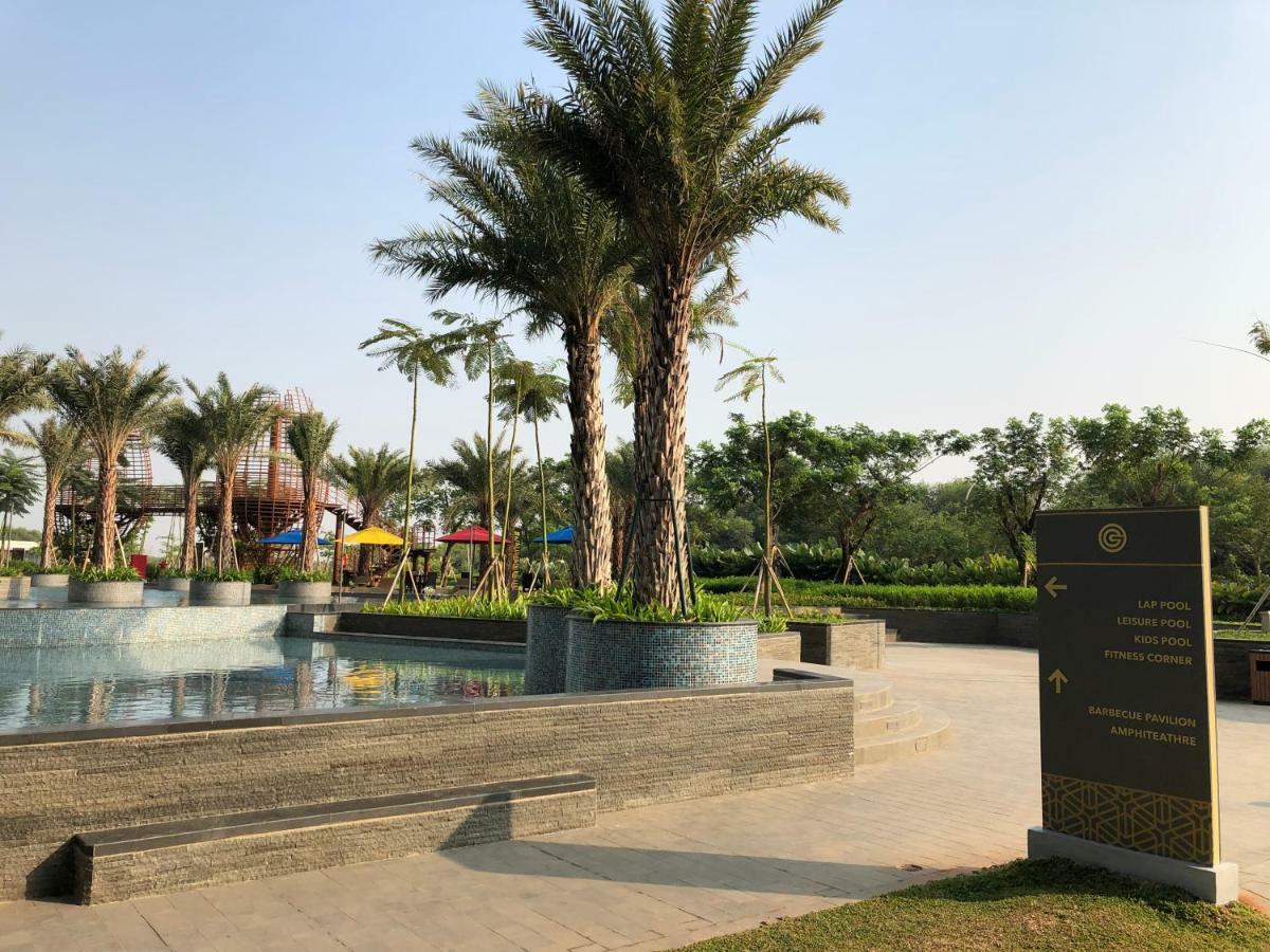 Gold Coast Pik Sea View Apartments By Longesuites Jakarta Ngoại thất bức ảnh